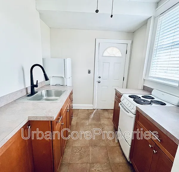 430 5th St N #6 — Photo 4