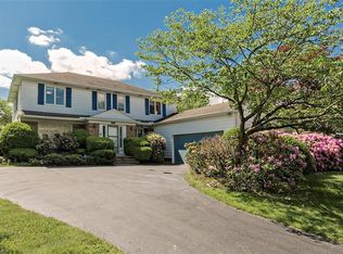 24276 Laureldale Rd, Shaker Heights, OH 44122