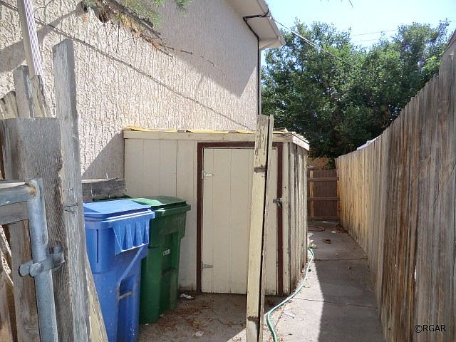 2nd image of 542 Yale Pl APT A
