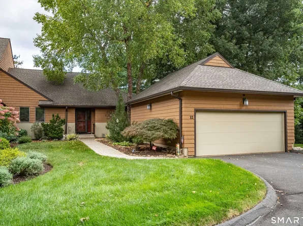 12 Chambord Park #12, Bloomfield, CT 06002
