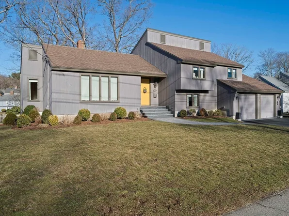 96 Rindge St, Weymouth, MA 02189