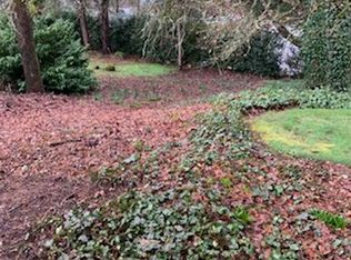 742 Red Hill Dr SE, Salem, OR 97302