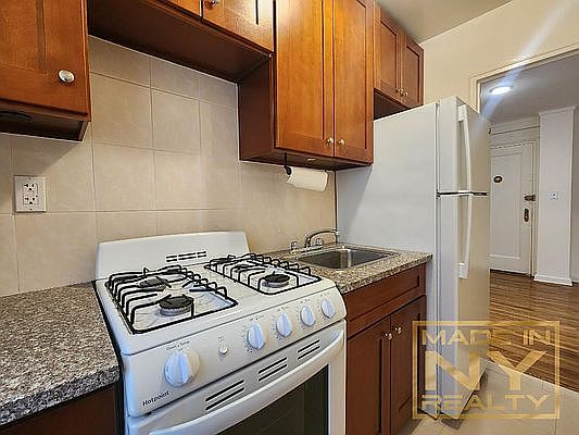 2nd image of 64-41 Saunders St APT 114