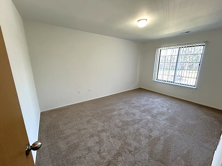 Thornridge Apartments — Photo 123