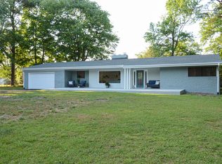 335 Waverly Ave, Kilmarnock, VA 22482
