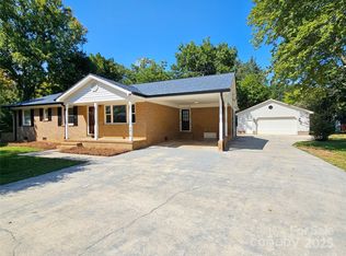 3978 Harrisburg Dr, Harrisburg, NC 28075