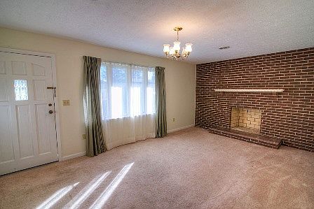 2nd image of 1055 Canterbury Ln