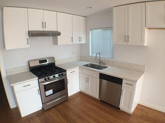 5th image of 2837 Hyans St