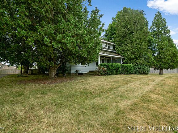 2nd image of 2320 52nd St SE