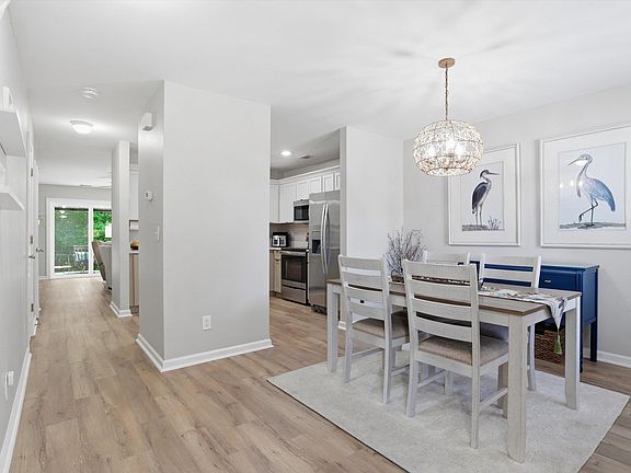 3rd image of 1295 Island Club Dr Unit D