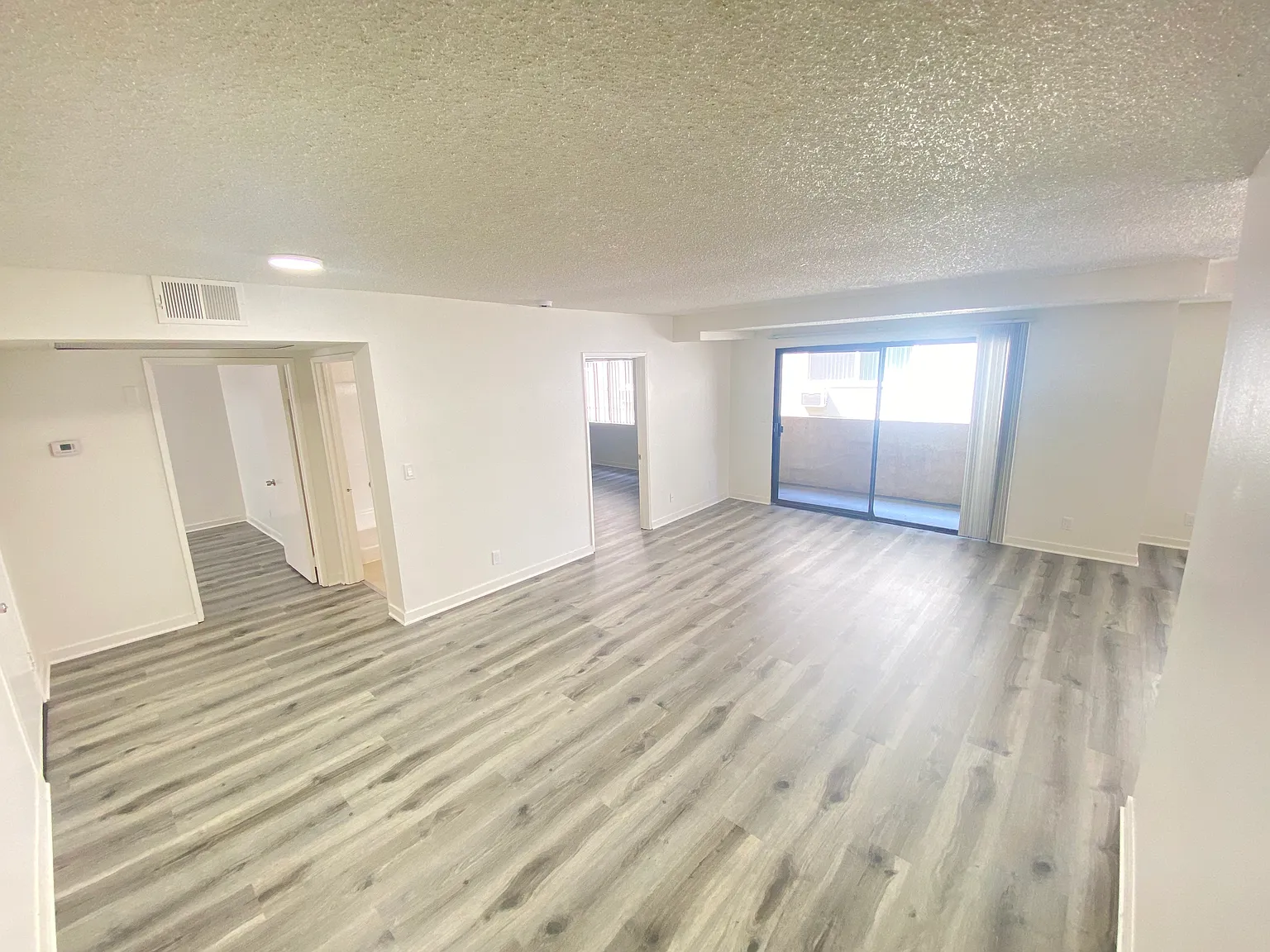 2 bed, 2.0 bath, 1050 sqft, $2,695 — Photo 4
