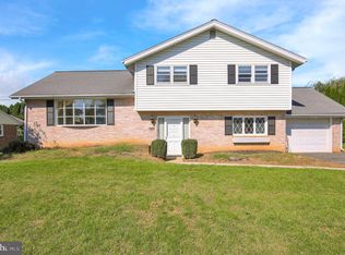 409 Belair Dr, Lancaster, PA 17601