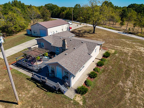 3rd image of 1631 County Road N -321