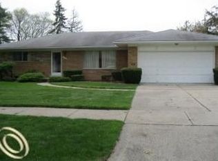 11138 Chippewa Dr, Warren, MI 48093