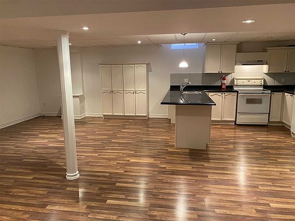 3rd image of 198 Novaview Cres