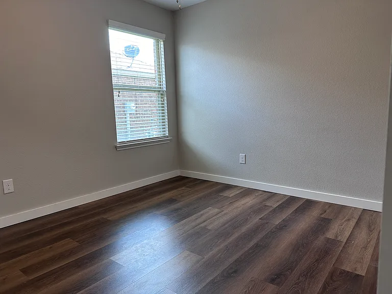 1404 Pampa Grass Dr — Photo 16