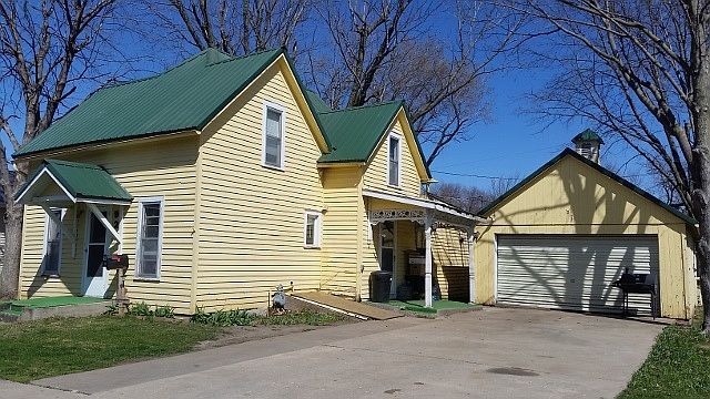 1st image of 926 S 2nd Ave