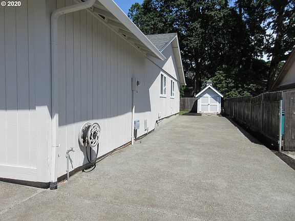 3rd image of 15007 NE 25th Ct