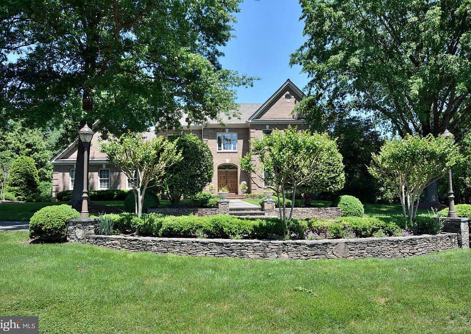 1st image of 10970 Woodland Falls Dr