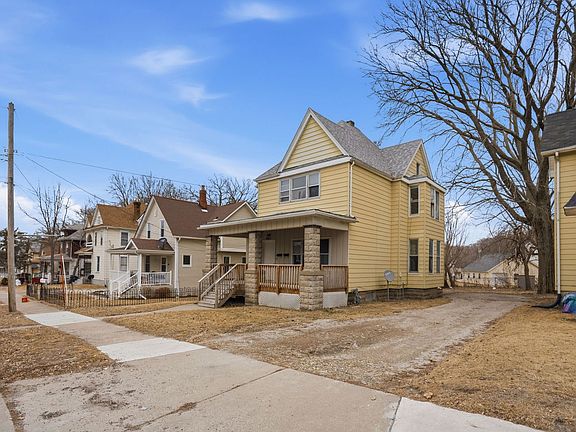 2nd image of 903 44th St