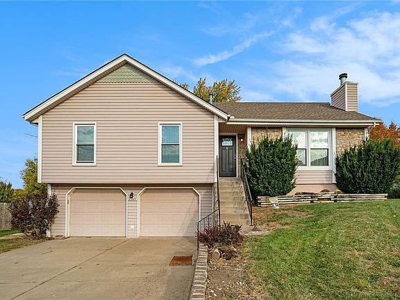 4th image of 2549 N 107th Ter