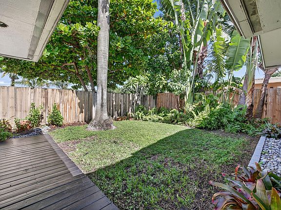5th image of 554 NW 45th Court