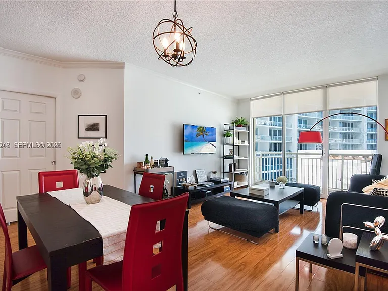 2000 N Bayshore Dr #626 — Photo 3
