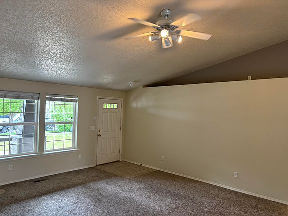 3rd image of 775 NE Cobblestone Ct