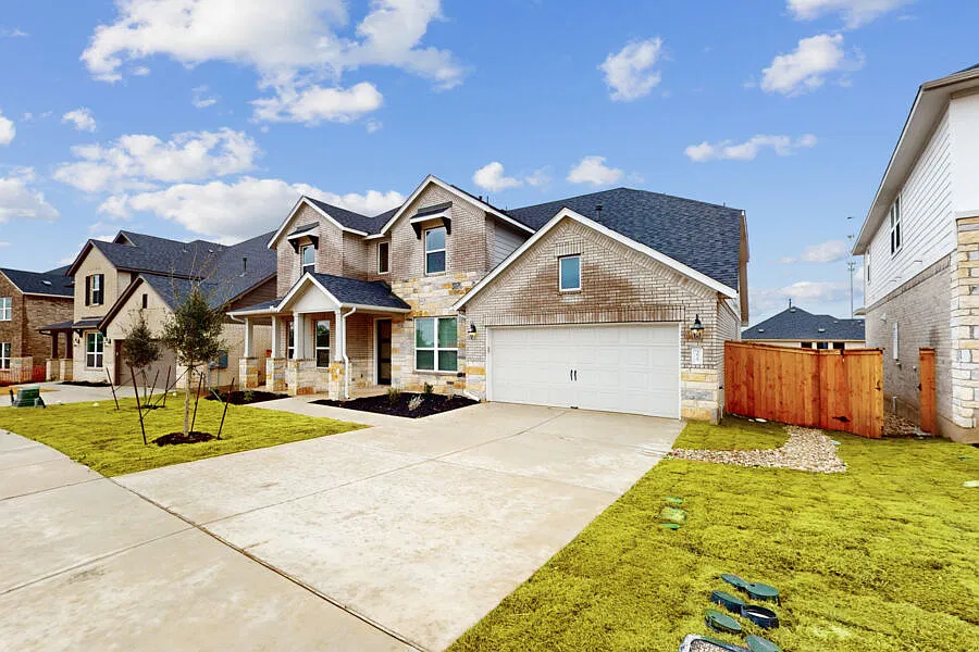 5 bed, 5.5 bath, 4132 sqft, $4,300 — Photo 2