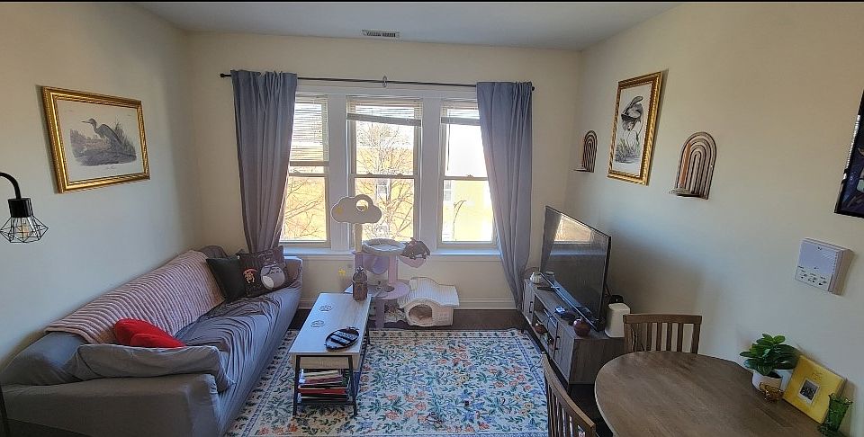 1st image of 4731 W Cornelia Ave