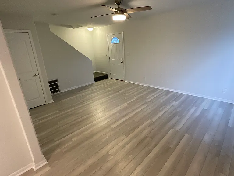 1319 Lemna Ave #3 — Photo 11