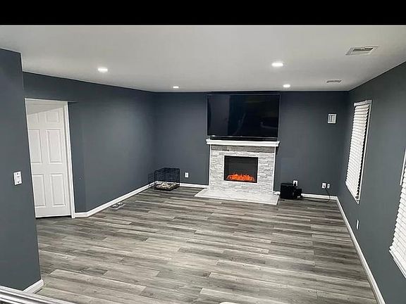 2nd image of 2 Haven Ct