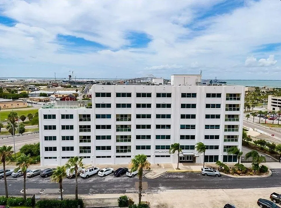 1 bed, 1.0 bath, 1132 sqft, $2,095 — Photo 1