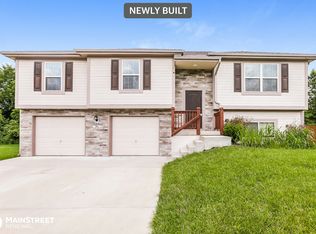 204 NE Hannah Ct, Grain Valley, MO 64029