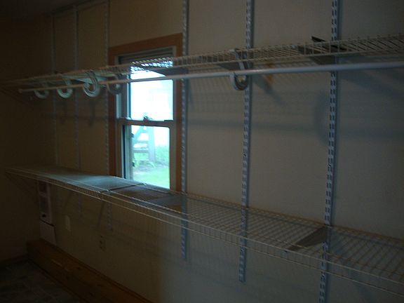5th image of 1133 Beck Ln