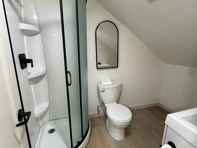 Third bathroom (upstairs).