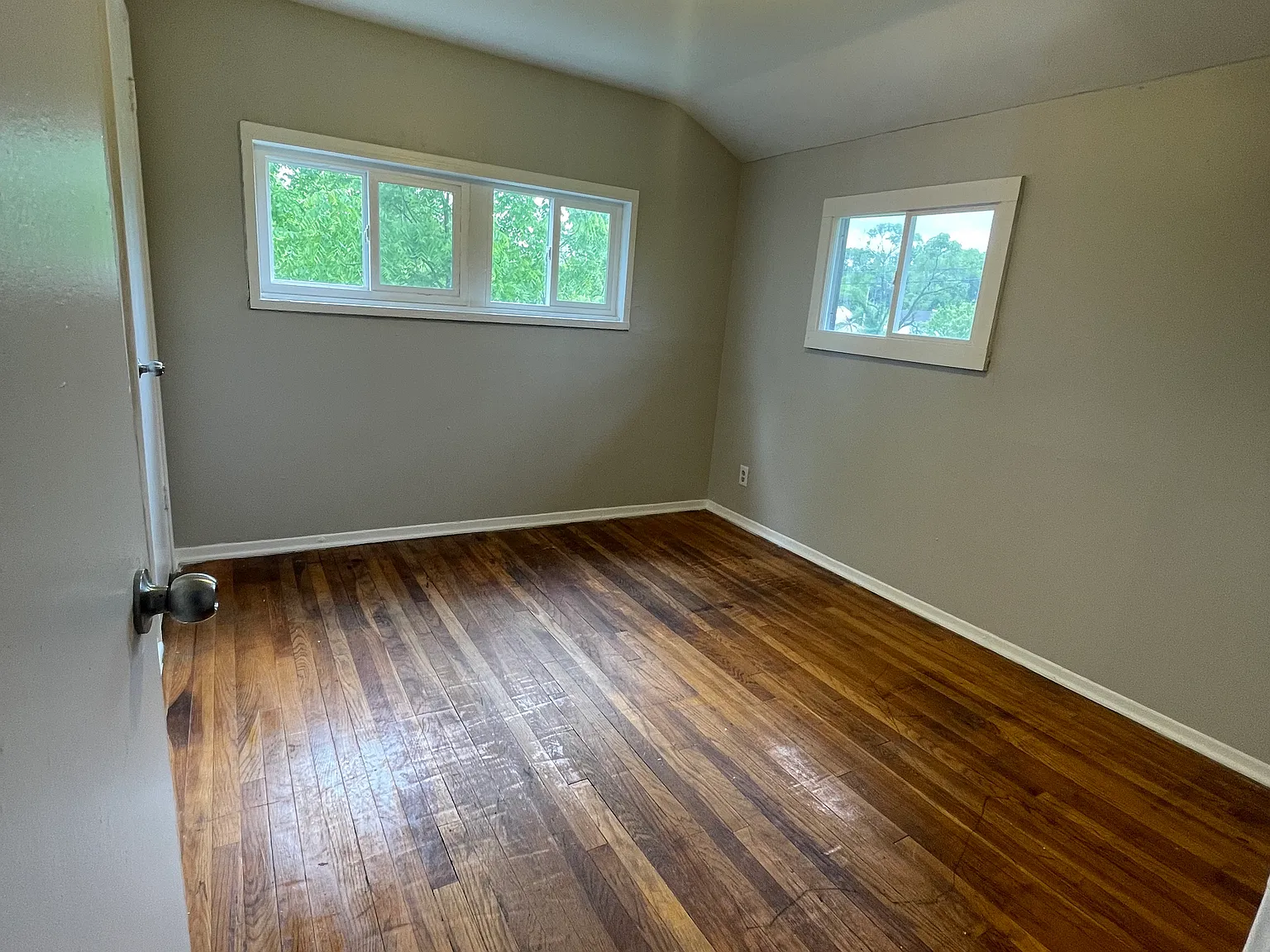 2 bed, 1100 sqft, $1,300 — Photo 4