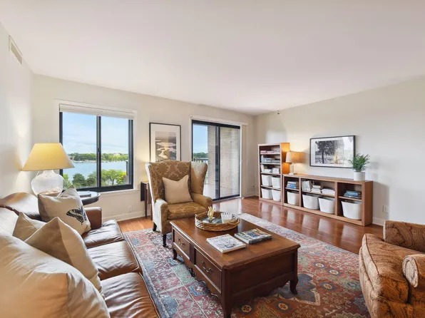 2950 Dean Pkwy APT 803, Minneapolis, MN 55416