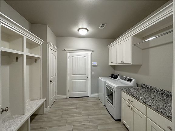 4th image of 5603 W Lakewood Dr