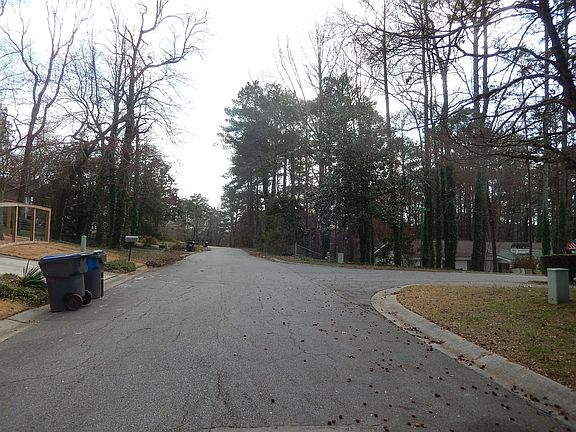 4th image of 2030 Beaver Brook Ln NE