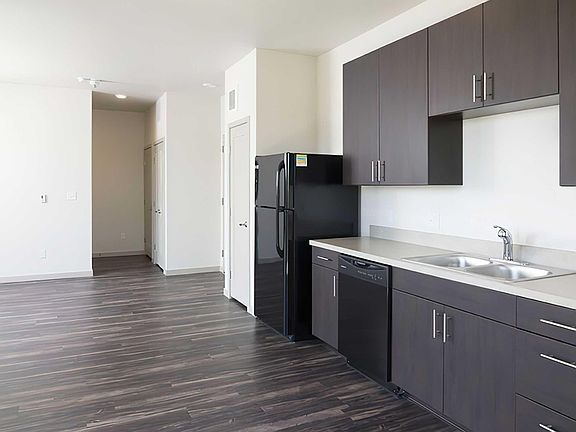 5th image of 5151 E Yale Cir #90f46f94f