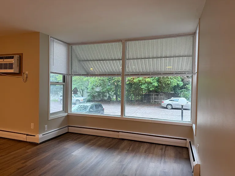 405 10th Ave N #203 — Photo 6