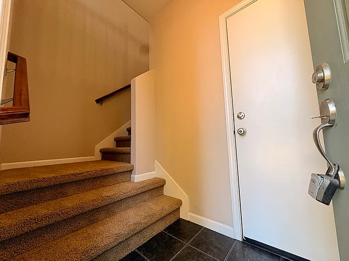 2 bed, 2.0 bath, 1050 sqft, $2,195 — Photo 3