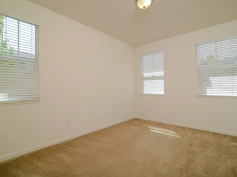 2300 Las Palomas Loop — Photo 16