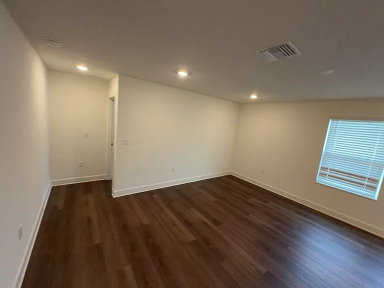 3230 Sanctuary Dr — Photo 7