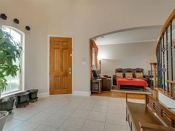 5th image of 1208 Garden Laurel Dr