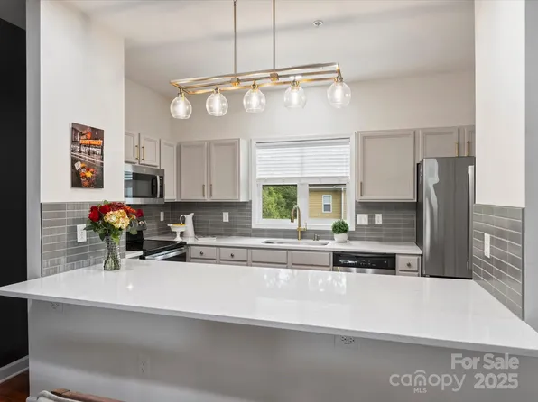 3927 Arbor Ln, Charlotte, NC 28209