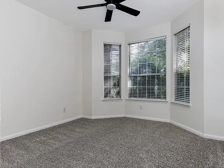 35 S Avonlea Cir — Photo 17
