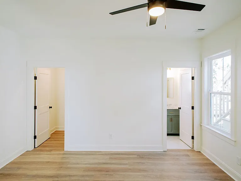 834 E Anderson St #B — Photo 12