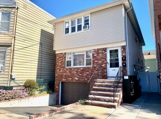 212 6th St #2, Harrison, NJ 07029